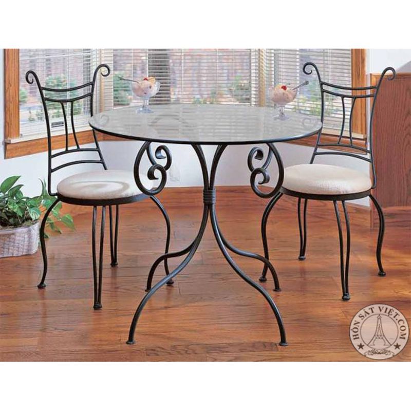 Ghế sắt nghệ thuật kết hợp với bàn tròn