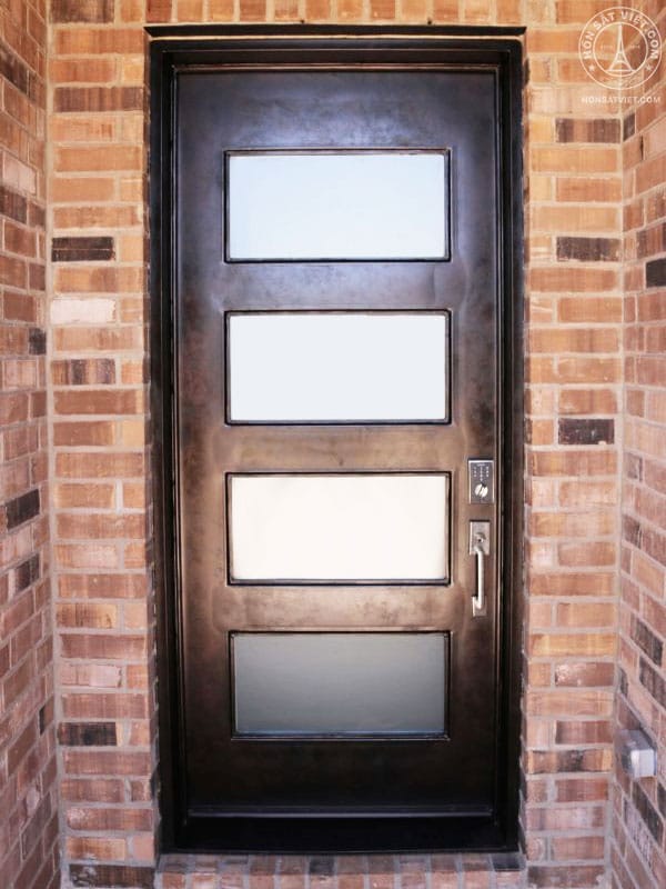 Cửa sắt pano sơn màu đồng cổ Cửa sắt pano sơn màu đồng cổ