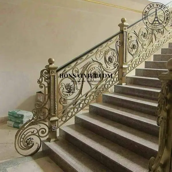 Lan can cầu thang sắt mỹ nghệ sang trọng cổ điển Lan can cầu thang sắt LC016 mỹ nghệ sang trọng cổ điển