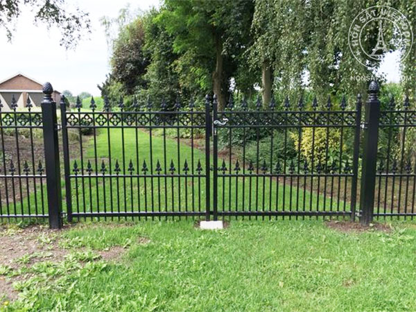 Cổng hàng rào sắt chống trộm an toàn