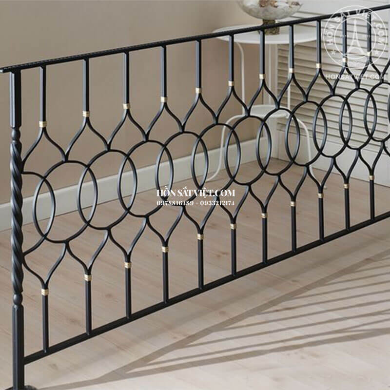 Đường nét tinh tế trên mẫu lan can cầu thang sắt hiện đại