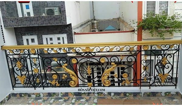 Lan can cầu thang sắt ngoài trời Lan can cầu thang sắt ngoài trời