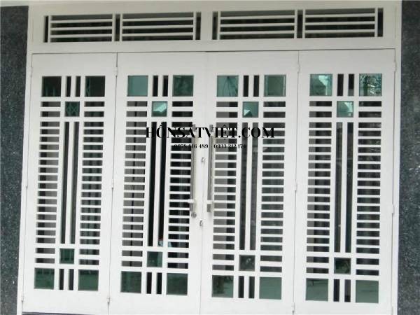 Cổng sắt đẹp giá rẻ tại xưởng sản xuất. Cổng sắt đẹp giá rẻ tại xưởng sản xuất.