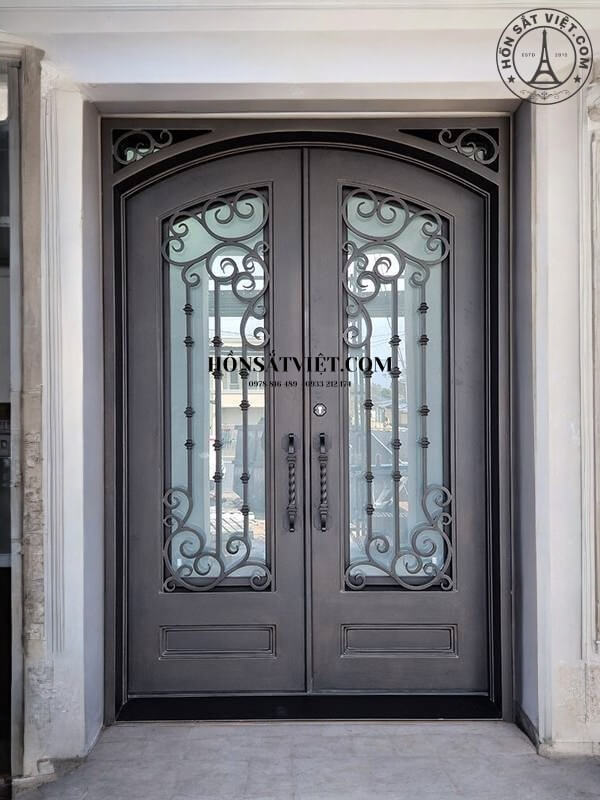 Cửa Sắt 2 Cánh TD2105 màu đen sang trọng Cửa Sắt 2 Cánh TD2105 màu đen sang trọng