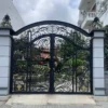 Cổng sắt mỹ thuật ARG4609 kiểu dáng biệt thự sang trọng
