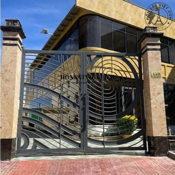 Cổng nhà hiện đại MG5310 kiểu cong nghiêng, độc đáo và bắt mắt Cổng nhà hiện đại MG5310 kiểu cong nghiêng, độc đáo và bắt mắt