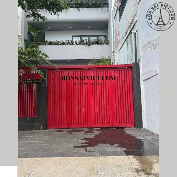 Cong-nha-hien-dai-MG2025-mau-do-noi-bat