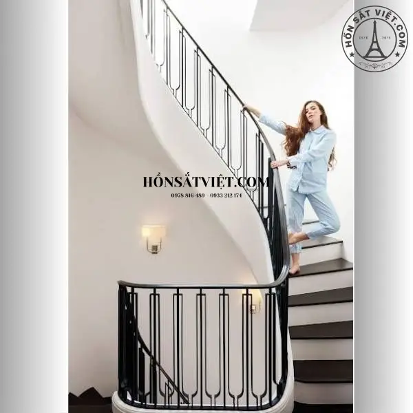 Lan Can Cầu Thang Sắt HR1404 Dáng Thanh Mảnh - Nhẹ Nhàng Và Tinh Tế Lan Can Cầu Thang Sắt HR1404 Dáng Thanh Mảnh - Nhẹ Nhàng Và Tinh Tế