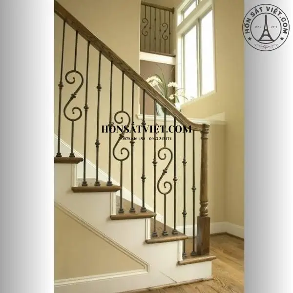 Lan Can Cầu Thang Sắt HR1407 Kết Hợp Tay Vịn Gỗ - Sự Hài Hòa Giữa Thẩm Mỹ Và Hiện Đại Lan Can Cầu Thang Sắt HR1407 Kết Hợp Tay Vịn Gỗ - Sự Hài Hòa Giữa Thẩm Mỹ Và Hiện Đại