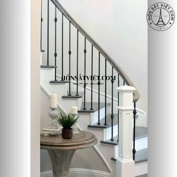 Lan Can Cầu Thang Sắt HR1408 Tân Cổ Điển - Kết Hợp Hoàn Hảo Giữa Cổ Điển Và Hiện Đại Lan Can Cầu Thang Sắt HR1408 Tân Cổ Điển - Kết Hợp Hoàn Hảo Giữa Cổ Điển Và Hiện Đại