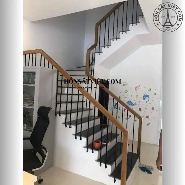 Lan Can Cầu Thang Sắt HR1410 Nhà Phố - Đơn Giản Và Tinh Tế Lan Can Cầu Thang Sắt HR1410 Nhà Phố - Đơn Giản Và Tinh Tế