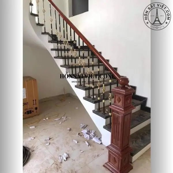 Lan Can Cầu Thang Sắt HR1413 Thiết Kế Đơn Giản Nhưng Hiện Đại Lan Can Cầu Thang Sắt HR1413 Thiết Kế Đơn Giản Nhưng Hiện Đại