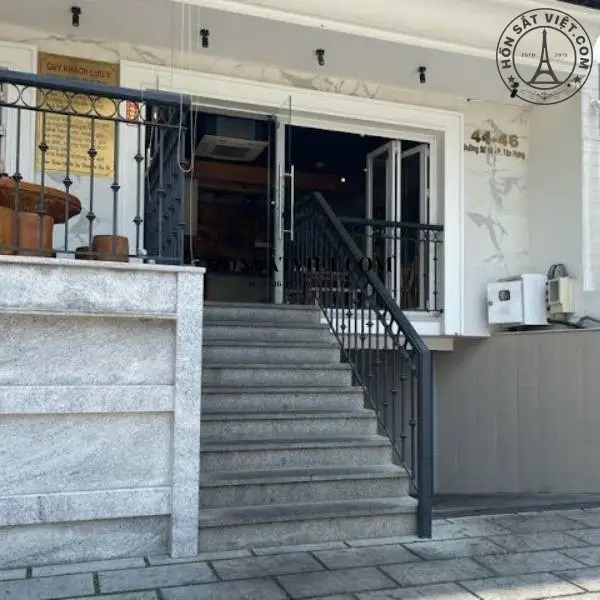 Lan Can Sắt Mỹ Thuật AWR5385 Thiết Kế Đơn Giản Ngoài Trời Lan Can Sắt Mỹ Thuật AWR5385 Thiết Kế Đơn Giản Ngoài Trời