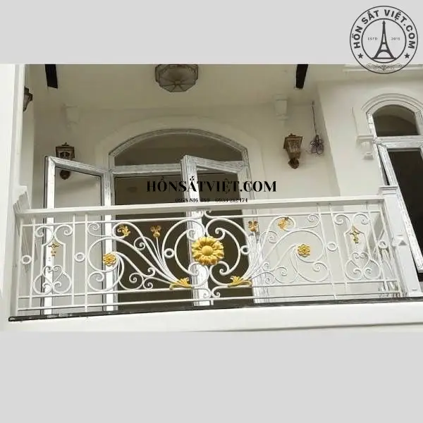 Lan Can Sắt Mỹ Thuật Ban Công AWR5331 Màu Trắng Trang Nhã Và Tinh Tế Lan Can Sắt Mỹ Thuật Ban Công AWR5331 Màu Trắng Trang Nhã Và Tinh Tế