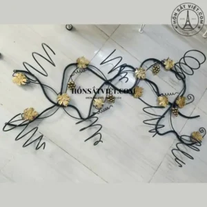 Kệ Để Rượu WS2604 Dây Leo Hoa Màu Đồng Vàng