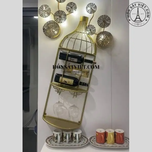 Kệ Để Rượu WS2629 Hình Chai Rượu Màu Vàng Cổ Điển Kệ Để Rượu WS2629 Hình Chai Rượu Màu Vàng Cổ Điển