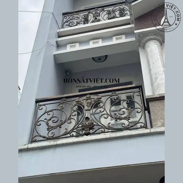 lan-can-ban-cong-sat-BR2805-hoa-van-doc-dao