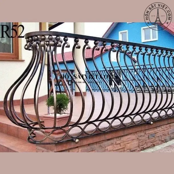 Lan Can Ban Công Sắt BR2806 Cong Bụng Phong Cách Độc Đáo Lan Can Ban Công Sắt BR2806 Cong Bụng Phong Cách Độc Đáo