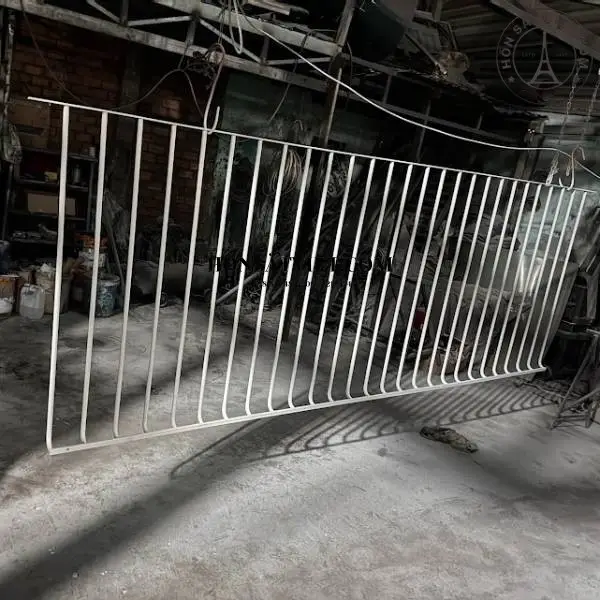 Lan Can Ban Công Sắt BR2814 Đơn Giản Giá Thành Hợp Lý Lan Can Ban Công Sắt BR2814 Đơn Giản Giá Thành Hợp Lý