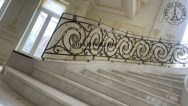 Họa tiết hoa văn uốn nhẹ nhàng dọc theo đường di chuyển Họa tiết hoa văn uốn nhẹ nhàng dọc theo đường di chuyển