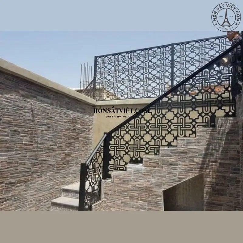 Lan can ban công CNC với họa tiết sắc nét Lan can ban công CNC với họa tiết sắc nét