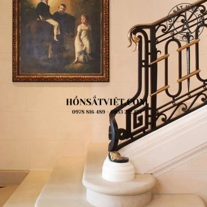 Mẫu trụ đề ba cầu thang phong cách hiện đại