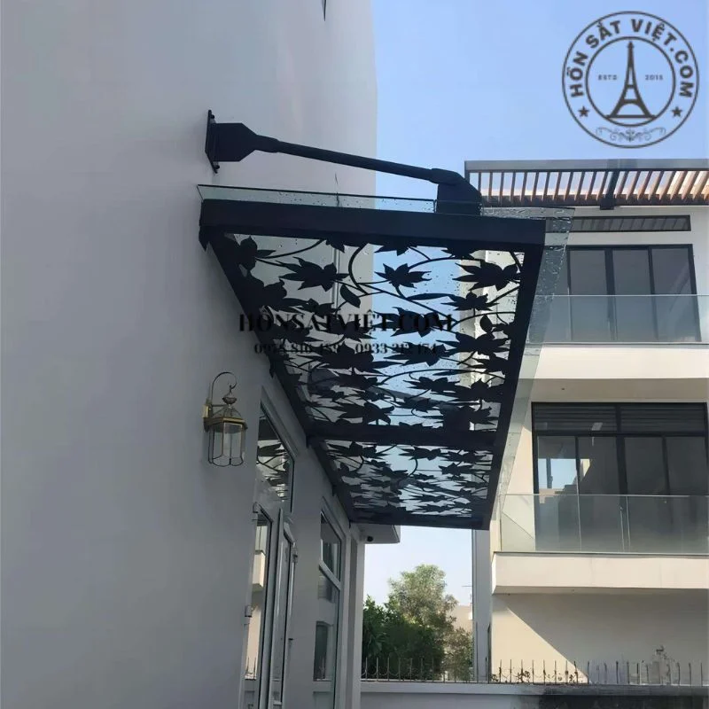 Mái kính trước nhà đẹp phù hợp cho nhà phố